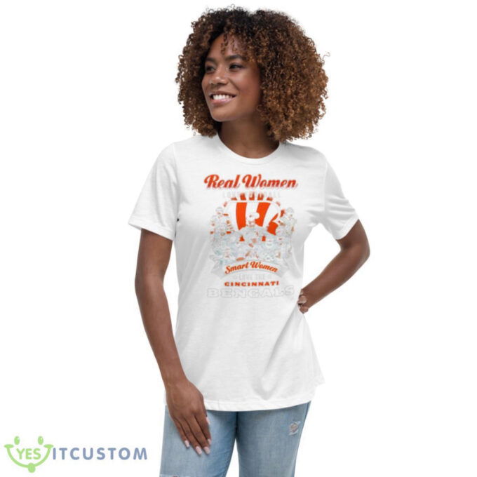 Real Women love football smart Women love the Cincinnati Bengals team 2022 signatures shirt