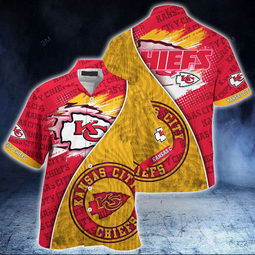 Kansas City Chiefs NFL-Summer Hawaii Shirt And Shorts New Trend For This Season Kansas City Chiefs NFL-Summer Hawaii Shirt And Shorts New Trend For This Season
