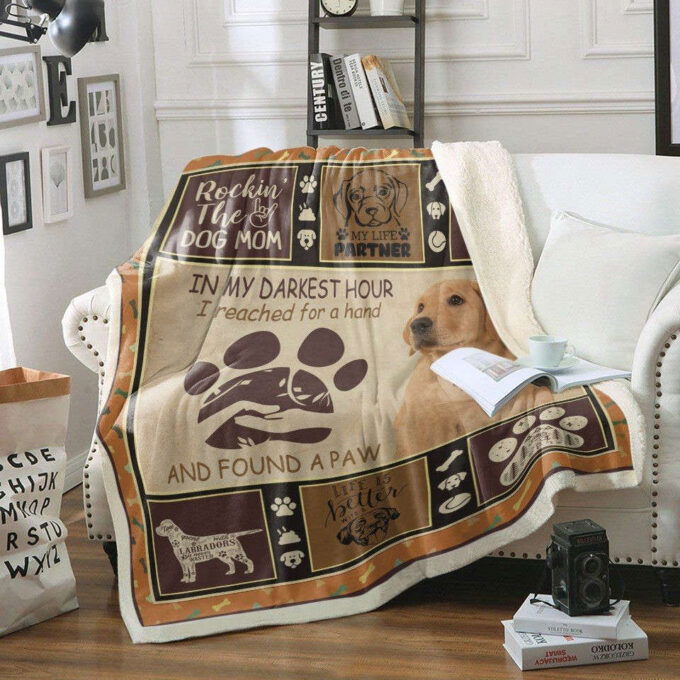 Found A Paw Labrador Blanket