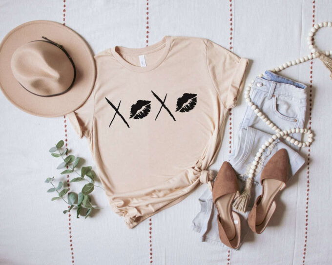 XOXO Shirt Kiss Shirt Valentine Shirt Gift For Girlfriend Lips Shirt XO Shirt Lovely Shirts Cute Shirts Gift Shirt For Women