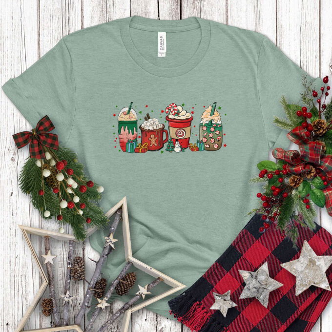 Christmas Retro Shirt Retro Santa & Tree Tshirt Merry Christmas Crewneck Ideal Christmas Vacation Gift