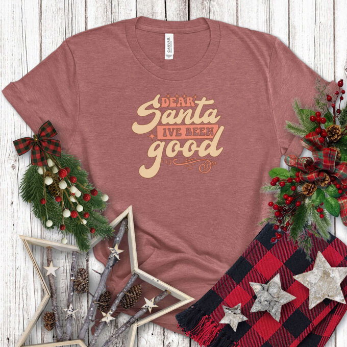 Christmas Retro Shirt: Retro Santa & Tree Tshirt – Perfect Holiday Gift!