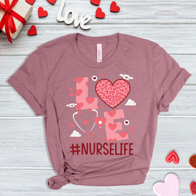 Cute Nurse Valentine s Day Shirt: Love ER Nurse T-Shirt